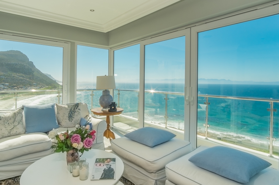 7 Bedroom Property for Sale in Cairnside Western Cape